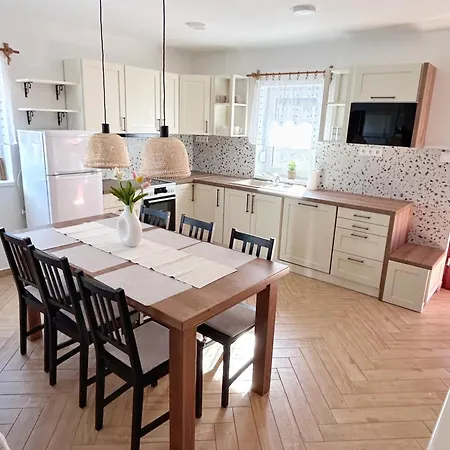 Diokert Vendeghaz Konukevi