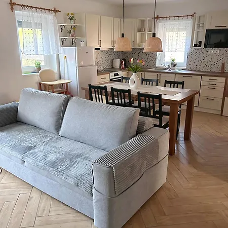 Diokert Vendeghaz Konukevi